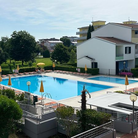 Villaggio Luna Swimmingpool- Agenzia Cocal 卡奥莱 外观 照片
