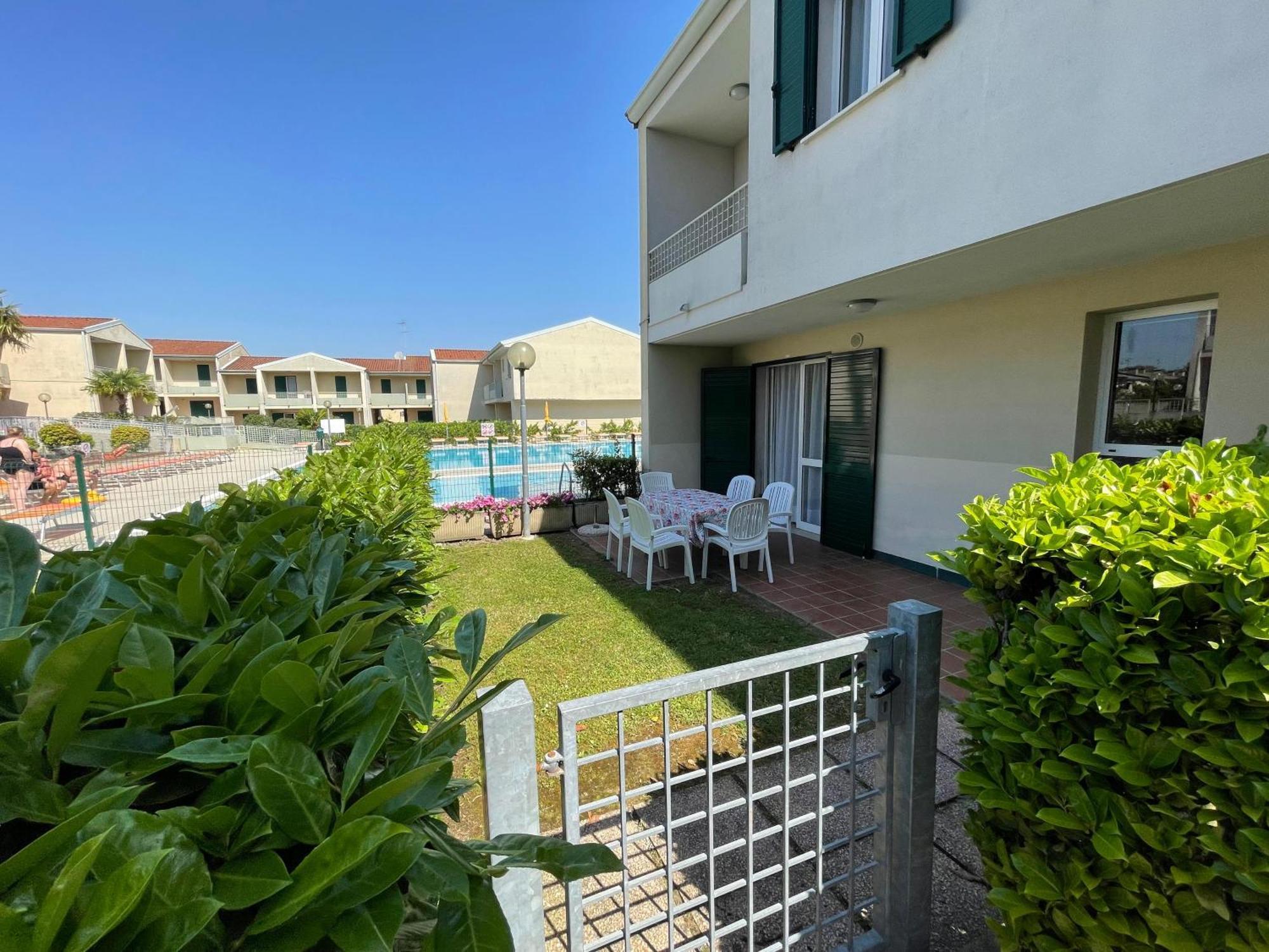 Villaggio Luna Swimmingpool- Agenzia Cocal 卡奥莱 外观 照片