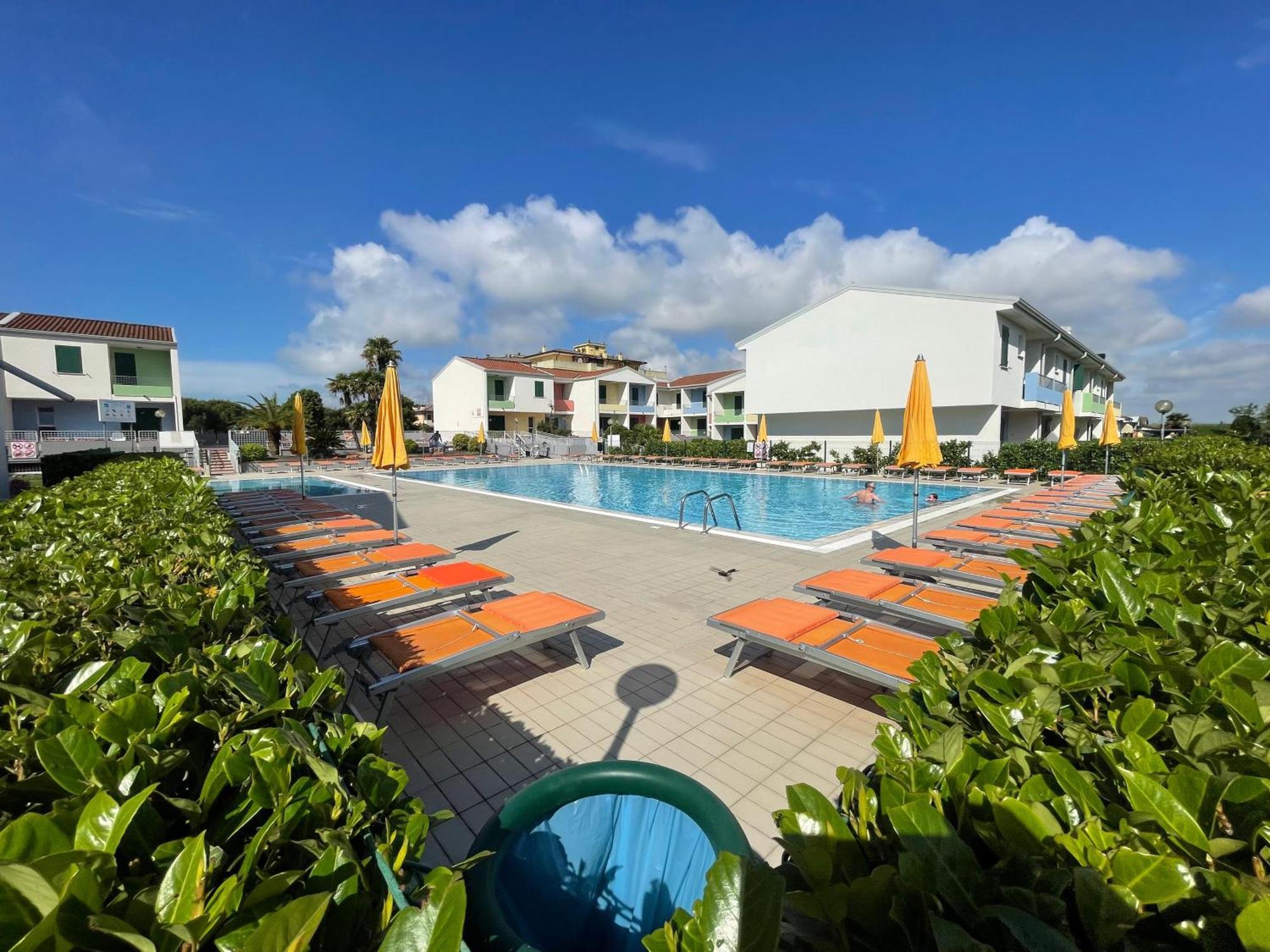 Villaggio Luna Swimmingpool- Agenzia Cocal 卡奥莱 外观 照片