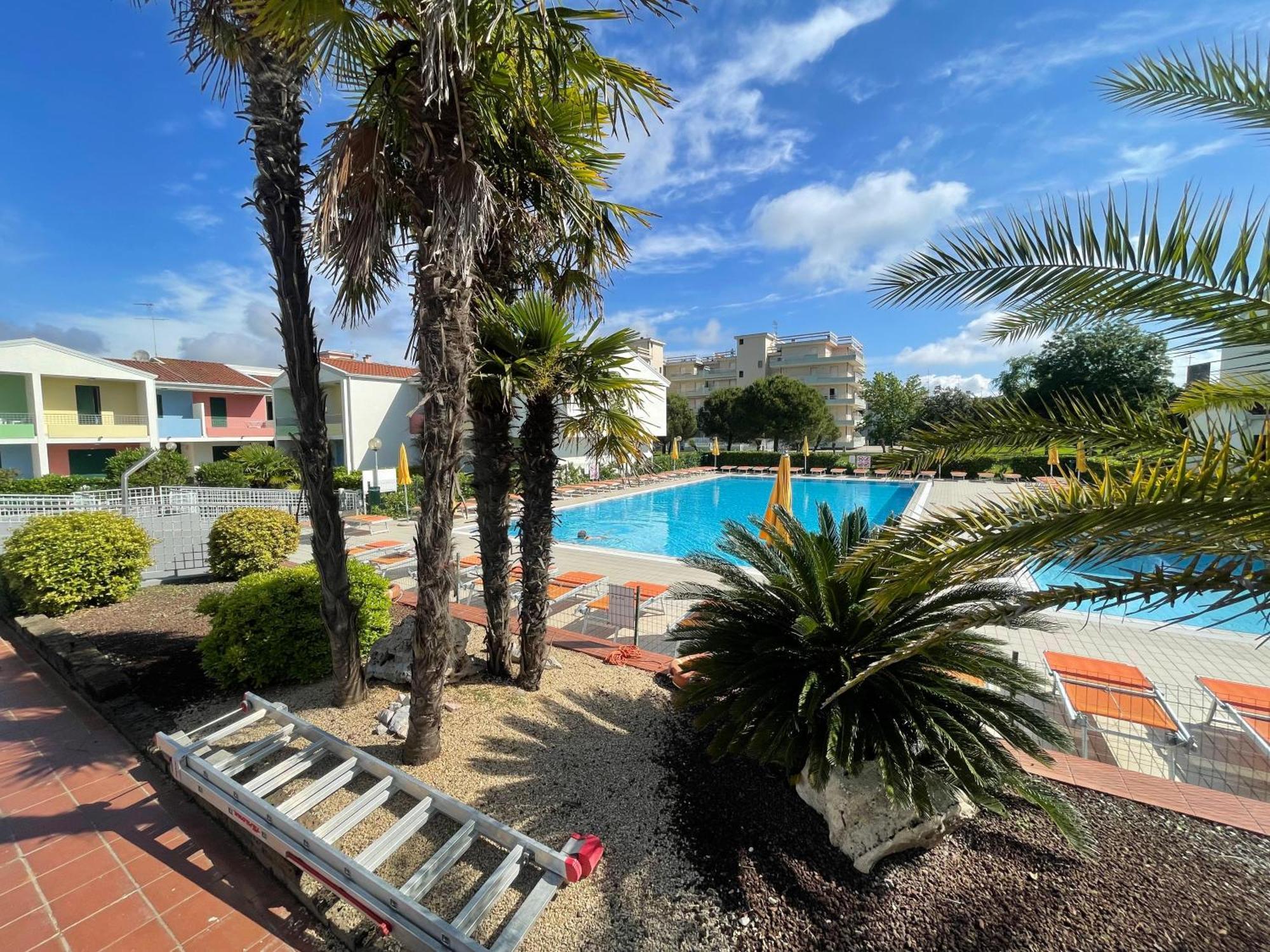 Villaggio Luna Swimmingpool- Agenzia Cocal 卡奥莱 外观 照片