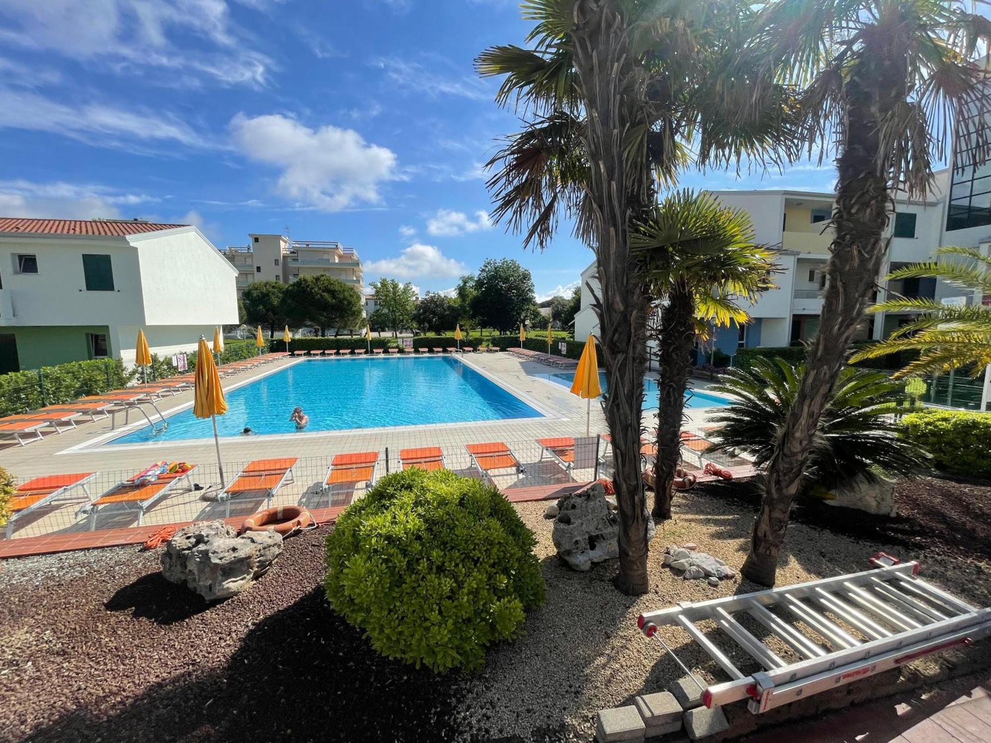 Villaggio Luna Swimmingpool- Agenzia Cocal 卡奥莱 外观 照片