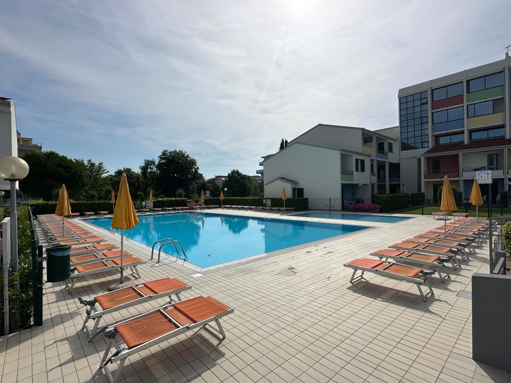 Villaggio Luna Swimmingpool- Agenzia Cocal 卡奥莱 外观 照片