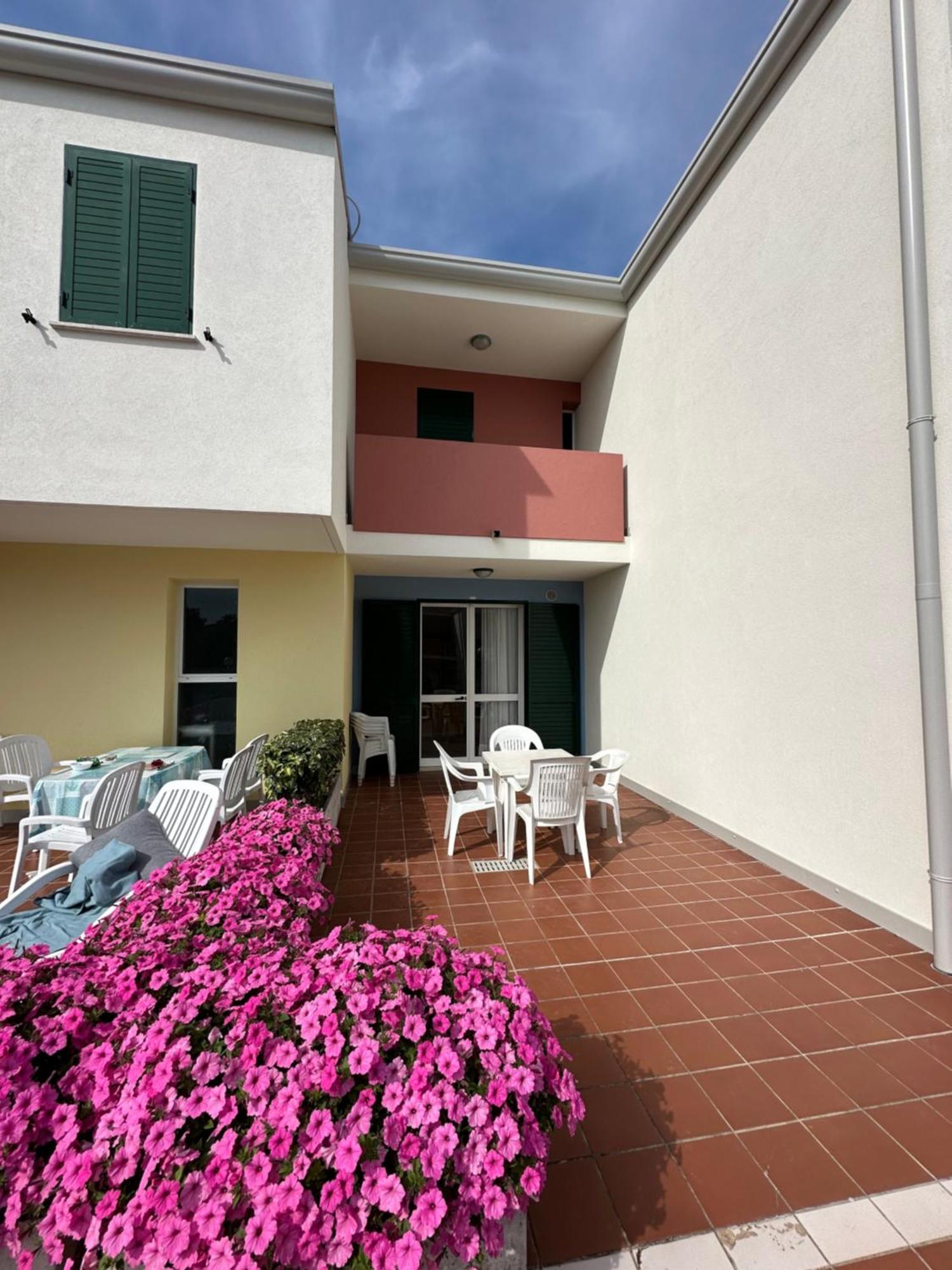 Villaggio Luna Swimmingpool- Agenzia Cocal 卡奥莱 外观 照片